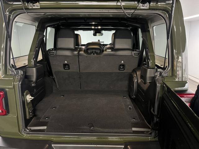 中古車だけでなく新車も多岐にわたり正規輸入車販売を行っております。全国選りすぐりの仕入ネットワークからあなたにピッタリのお車を探します！◆ＴＥＬ：００６６−９７０４−２３１０◆　担当：北野・宇田・小林