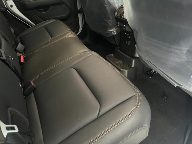 お問い合わせからご来店いただきましたら、ジープオリジナルノベルティープレゼント！ネット見たよとお伝えください。　◆ＴＥＬ：００６６−９７０４−２３１０◆　担当：北野・宇田・小林