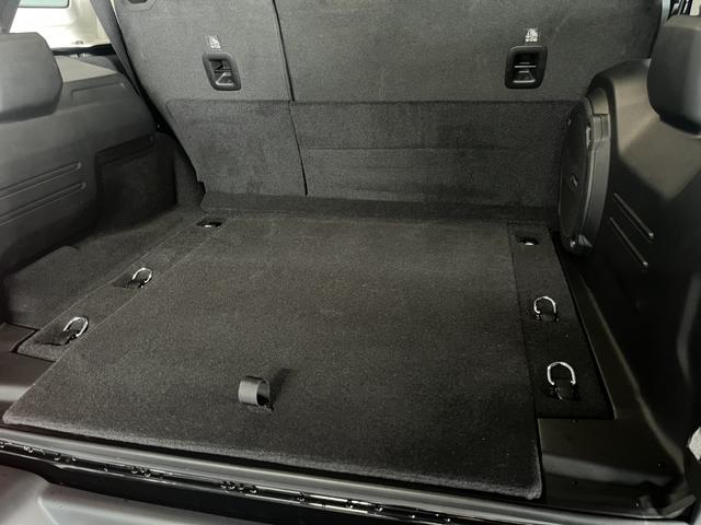 ジープ・ラングラーアンリミテッド サハラ　元デモカー　マイナーチェンジ後期モデル　ＬＥＤヘッドライト　レザーシート　アダプティブクルーズコントロール　前面衝突警報　Ｆカメラ　Ｂカメラ　パワーシート　シートヒーター　ＡｐｐｌｅＣａｒｐｌａｙ（9枚目）