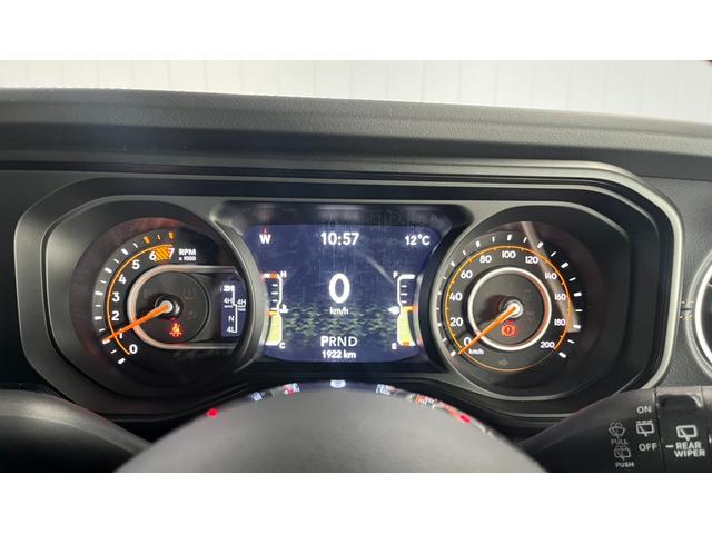 ジープ・ラングラーアンリミテッド サハラ　元デモカー　マイナーチェンジ後期モデル　ＬＥＤヘッドライト　レザーシート　アダプティブクルーズコントロール　前面衝突警報　Ｆカメラ　Ｂカメラ　パワーシート　シートヒーター　ＡｐｐｌｅＣａｒｐｌａｙ（22枚目）