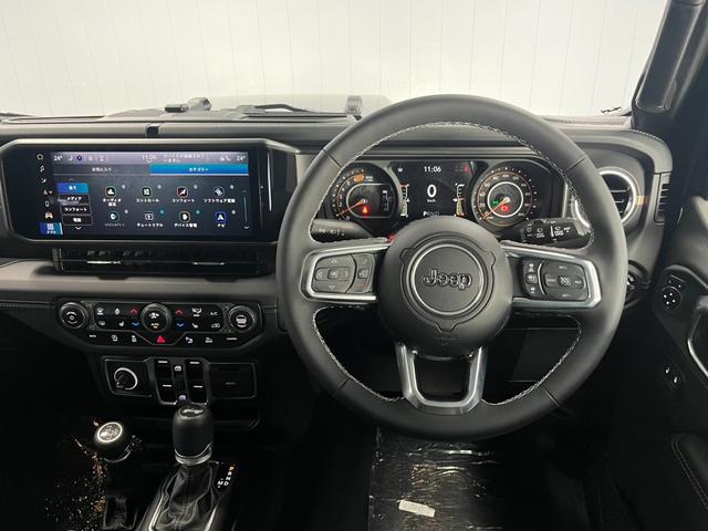 ジープ・ラングラーアンリミテッド サハラ　元デモカー　マイナーチェンジ後期モデル　ＬＥＤヘッドライト　レザーシート　アダプティブクルーズコントロール　前面衝突警報　Ｆカメラ　Ｂカメラ　パワーシート　シートヒーター　ＡｐｐｌｅＣａｒｐｌａｙ（42枚目）