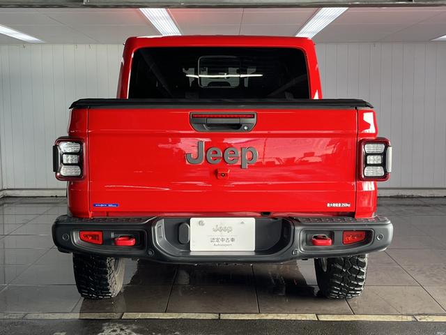 ジープ・グラディエーター ルビコン　ワンオーナー　レザーシート　シートヒーター　ＡｐｐｌｅＣａｒｐｌａｙ　Ｂｌｕｅｔｏｏｔｈ　純正ナビゲーション　フルセグ　ＬＥＤヘッド　前面衝突警報　アダプティブクルーズコントロール　バックカメラ（14枚目）