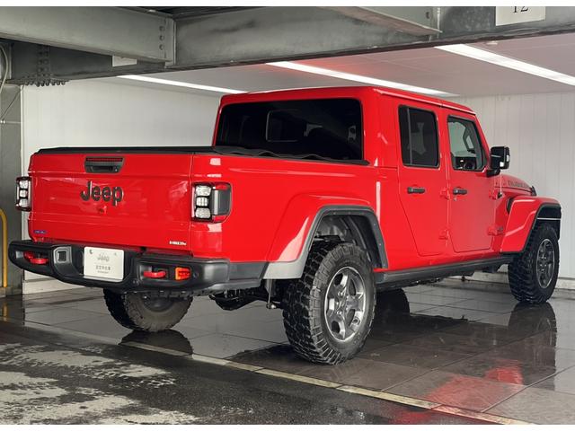 ジープ・グラディエーター ルビコン　ワンオーナー　レザーシート　シートヒーター　ＡｐｐｌｅＣａｒｐｌａｙ　Ｂｌｕｅｔｏｏｔｈ　純正ナビゲーション　フルセグ　ＬＥＤヘッド　前面衝突警報　アダプティブクルーズコントロール　バックカメラ（15枚目）