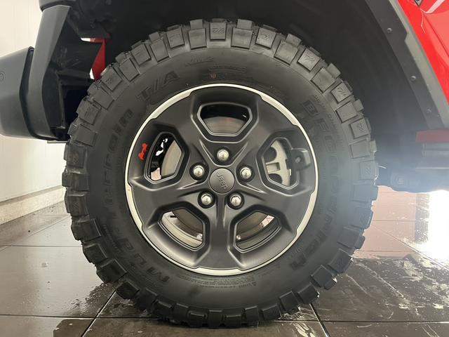 ジープ・グラディエーター ルビコン　ワンオーナー　レザーシート　シートヒーター　ＡｐｐｌｅＣａｒｐｌａｙ　Ｂｌｕｅｔｏｏｔｈ　純正ナビゲーション　フルセグ　ＬＥＤヘッド　前面衝突警報　アダプティブクルーズコントロール　バックカメラ（18枚目）