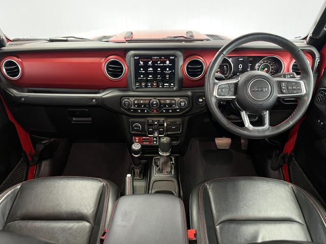 ジープ・グラディエーター ルビコン　ワンオーナー　レザーシート　シートヒーター　ＡｐｐｌｅＣａｒｐｌａｙ　Ｂｌｕｅｔｏｏｔｈ　純正ナビゲーション　フルセグ　ＬＥＤヘッド　前面衝突警報　アダプティブクルーズコントロール　バックカメラ（22枚目）
