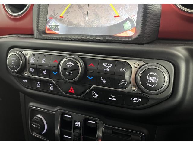 ジープ・グラディエーター ルビコン　ワンオーナー　レザーシート　シートヒーター　ＡｐｐｌｅＣａｒｐｌａｙ　Ｂｌｕｅｔｏｏｔｈ　純正ナビゲーション　フルセグ　ＬＥＤヘッド　前面衝突警報　アダプティブクルーズコントロール　バックカメラ（31枚目）
