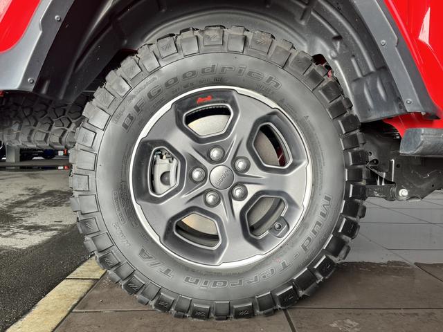 ジープ・グラディエーター ルビコン　ワンオーナー　レザーシート　シートヒーター　ＡｐｐｌｅＣａｒｐｌａｙ　Ｂｌｕｅｔｏｏｔｈ　純正ナビゲーション　フルセグ　ＬＥＤヘッド　前面衝突警報　アダプティブクルーズコントロール　バックカメラ（52枚目）