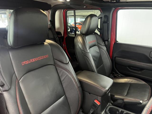 ジープ・グラディエーター ルビコン　ワンオーナー　レザーシート　シートヒーター　ＡｐｐｌｅＣａｒｐｌａｙ　Ｂｌｕｅｔｏｏｔｈ　純正ナビゲーション　フルセグ　ＬＥＤヘッド　前面衝突警報　アダプティブクルーズコントロール　バックカメラ（56枚目）