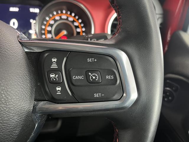 ジープ・グラディエーター ルビコン　ワンオーナー　レザーシート　シートヒーター　ＡｐｐｌｅＣａｒｐｌａｙ　Ｂｌｕｅｔｏｏｔｈ　純正ナビゲーション　フルセグ　ＬＥＤヘッド　前面衝突警報　アダプティブクルーズコントロール　バックカメラ（60枚目）