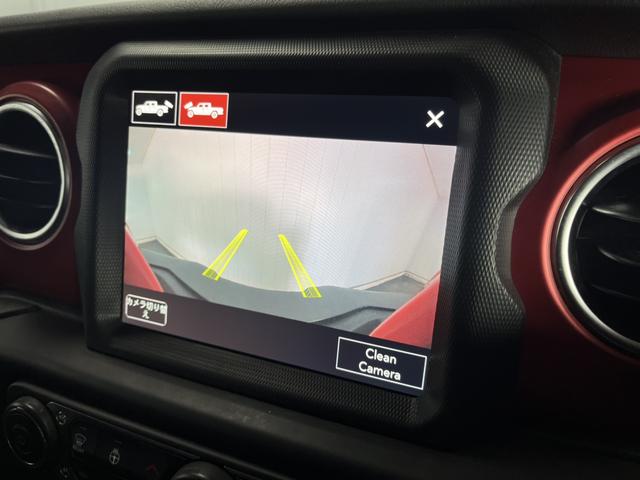 ジープ・グラディエーター ルビコン　ワンオーナー　レザーシート　シートヒーター　ＡｐｐｌｅＣａｒｐｌａｙ　Ｂｌｕｅｔｏｏｔｈ　純正ナビゲーション　フルセグ　ＬＥＤヘッド　前面衝突警報　アダプティブクルーズコントロール　バックカメラ（64枚目）