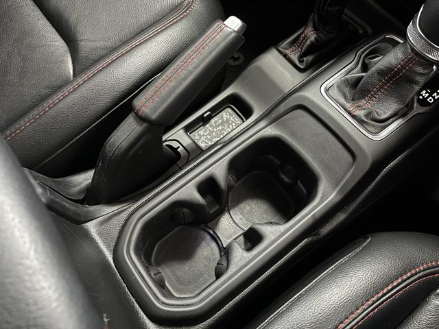 ジープ・グラディエーター ルビコン　ワンオーナー　レザーシート　シートヒーター　ＡｐｐｌｅＣａｒｐｌａｙ　Ｂｌｕｅｔｏｏｔｈ　純正ナビゲーション　フルセグ　ＬＥＤヘッド　前面衝突警報　アダプティブクルーズコントロール　バックカメラ（69枚目）