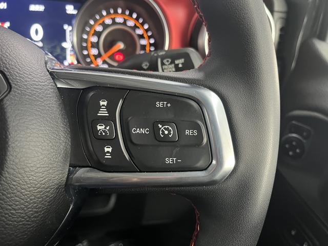 ジープ・グラディエーター ルビコン ワンオーナー レザーシート シートヒーター AppleCarplay Bluetooth 純正ナビ フルセグ LEDヘッド 前面衝突警報 アダプティブクルーズコントロール バックカメラ 認定中古車保証(57枚目)