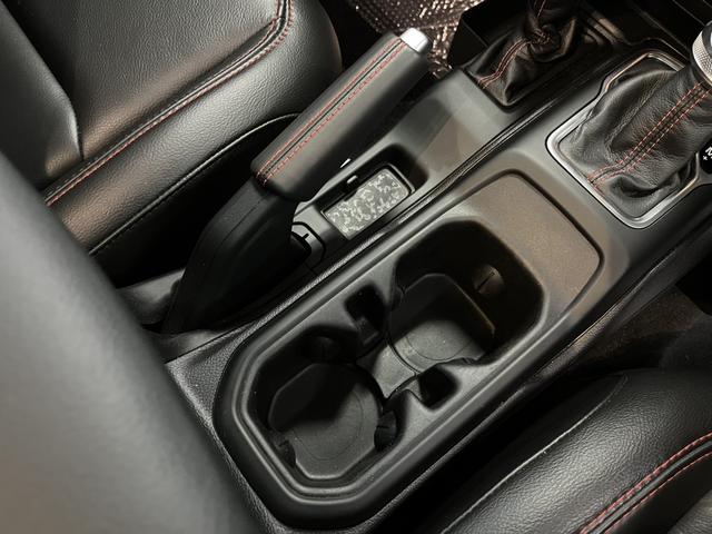 ジープ・グラディエーター ルビコン ワンオーナー レザーシート シートヒーター AppleCarplay Bluetooth 純正ナビ フルセグ LEDヘッド 前面衝突警報 アダプティブクルーズコントロール バックカメラ 認定中古車保証(65枚目)