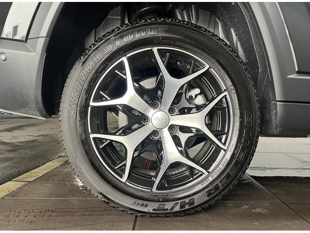 ジープ・コマンダー 　弊社デモカ―　ＡｐｐｌｅＣａｒｐｌａｙ　Ｂｌｕｅｔｏｏｔｈ　純正ナビゲーション　レザーシート　シートヒーター　パワーシート　電動リアゲート　バックカメラ　アダプティブクルーズコントロール（16枚目）