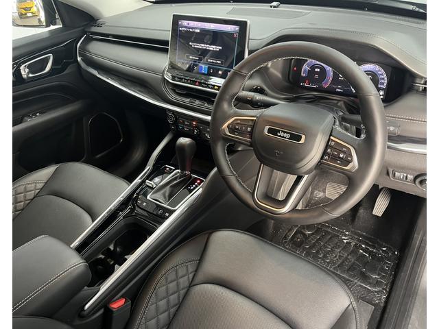 ジープ・コマンダー 　弊社デモカ―　ＡｐｐｌｅＣａｒｐｌａｙ　Ｂｌｕｅｔｏｏｔｈ　純正ナビゲーション　レザーシート　シートヒーター　パワーシート　電動リアゲート　バックカメラ　アダプティブクルーズコントロール（19枚目）