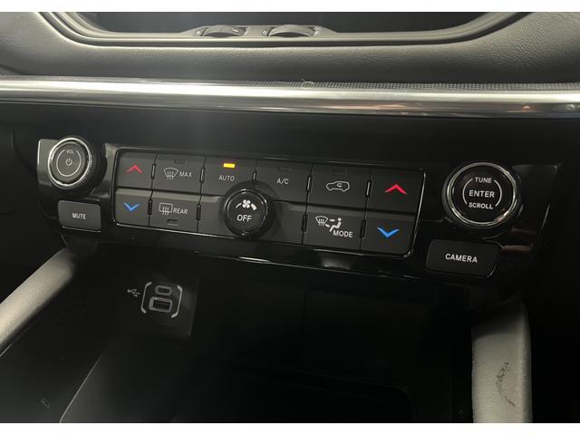 ジープ・コマンダー 　弊社デモカ―　ＡｐｐｌｅＣａｒｐｌａｙ　Ｂｌｕｅｔｏｏｔｈ　純正ナビゲーション　レザーシート　シートヒーター　パワーシート　電動リアゲート　バックカメラ　アダプティブクルーズコントロール（28枚目）
