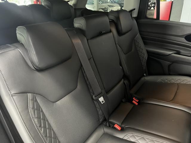 ジープ・コマンダー 　弊社デモカ―　ＡｐｐｌｅＣａｒｐｌａｙ　Ｂｌｕｅｔｏｏｔｈ　純正ナビゲーション　レザーシート　シートヒーター　パワーシート　電動リアゲート　バックカメラ　アダプティブクルーズコントロール（37枚目）