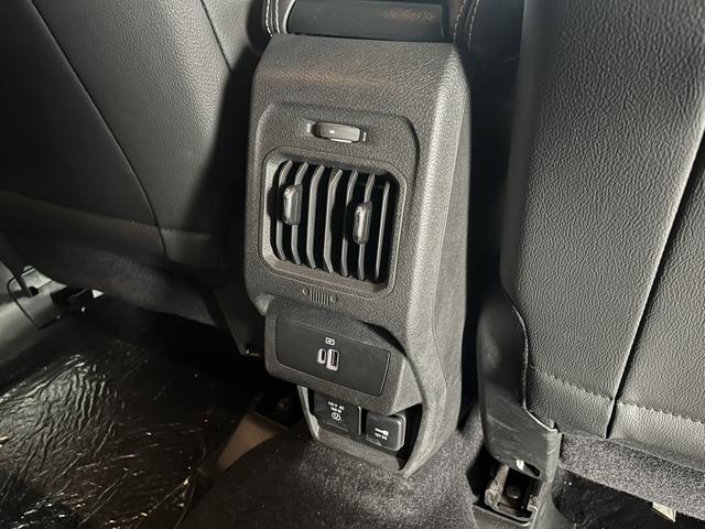 ジープ・コマンダー 　弊社デモカ―　ＡｐｐｌｅＣａｒｐｌａｙ　Ｂｌｕｅｔｏｏｔｈ　純正ナビゲーション　レザーシート　シートヒーター　パワーシート　電動リアゲート　バックカメラ　アダプティブクルーズコントロール（40枚目）