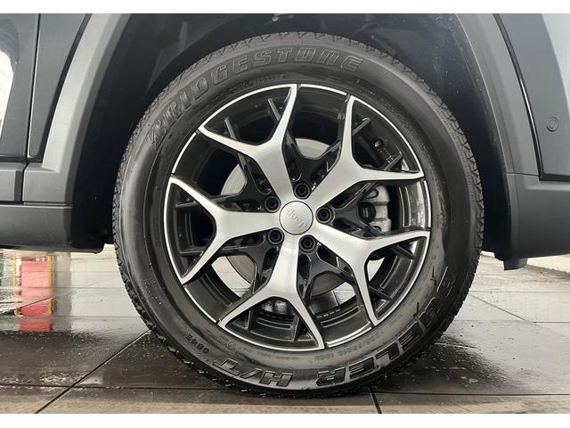 ジープ・コマンダー 　弊社デモカ―　ＡｐｐｌｅＣａｒｐｌａｙ　Ｂｌｕｅｔｏｏｔｈ　純正ナビゲーション　レザーシート　シートヒーター　パワーシート　電動リアゲート　バックカメラ　アダプティブクルーズコントロール（50枚目）