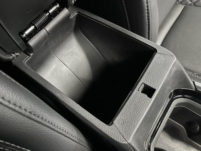 ジープ・コマンダー 　弊社デモカ―　ＡｐｐｌｅＣａｒｐｌａｙ　Ｂｌｕｅｔｏｏｔｈ　純正ナビゲーション　レザーシート　シートヒーター　パワーシート　電動リアゲート　バックカメラ　アダプティブクルーズコントロール（69枚目）