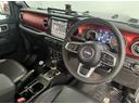 ジープ・グラディエーター ルビコン ワンオーナー レザーシート シートヒーター AppleCarplay Bluetooth 純正ナビ フルセグ LEDヘッド 前面衝突警報 アダプティブクルーズコントロール バックカメラ 認定中古車保証(6枚目)