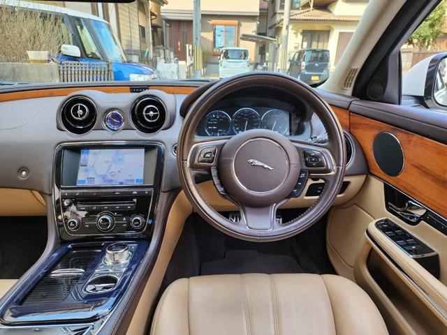 ＸＪ ＸＪ　ラグジュアリー　スマートキー　パノラミックルーフ　純正ナビ　テレビ　ドラレコ　Ｂｌｕｅｔｏｏｔｈ　本革　シートヒーター　クルコン　バックカメラ　パドルシフト　パワートランク　キセノンライト　ＥＴＣ（31枚目）