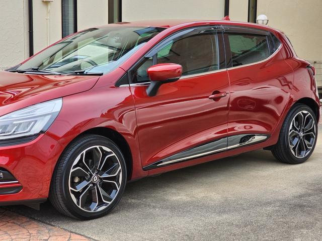 ルーテシア インテンス　後期モデル　ワンオーナー　ドラレコ　Ｓｔｒａｄａフルセグナビ　ＣＤ　ＤＶＤ　Ｂｌｕｅｔｏｏｔｈ　ＵＳＢ　バックカメラ　障害物センサー　クルコン　純正１７インチＡＷ　プッシュスタート　禁煙　ＬＥＤライト（7枚目）