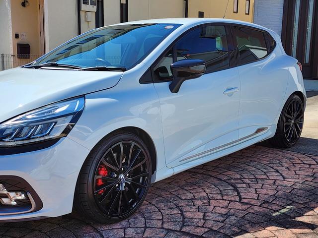 ルーテシア ルノースポール トロフィー 後期モデル ワンオーナー 記録簿 RSドライブモード Bluetooth 禁煙車 パドルシフト LEDヘッドライト クルコン プッシュスタート 純正ブラックAW レッドキャリパー(7枚目)