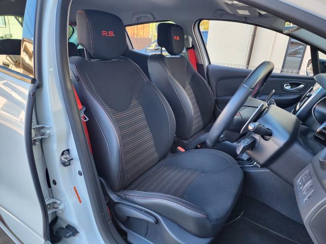 ルーテシア ルノースポール トロフィー 後期モデル ワンオーナー 記録簿 RSドライブモード Bluetooth 禁煙車 パドルシフト LEDヘッドライト クルコン プッシュスタート 純正ブラックAW レッドキャリパー(16枚目)