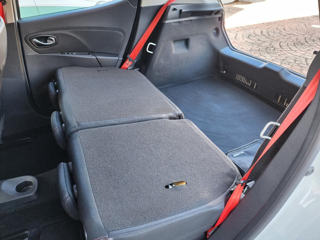 ルーテシア ルノースポール トロフィー 後期モデル ワンオーナー 記録簿 RSドライブモード Bluetooth 禁煙車 パドルシフト LEDヘッドライト クルコン プッシュスタート 純正ブラックAW レッドキャリパー(19枚目)