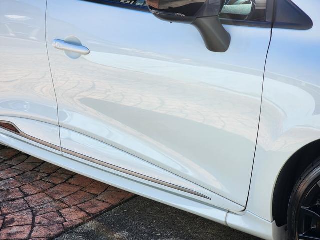 ルーテシア ルノースポール トロフィー 後期モデル ワンオーナー 記録簿 RSドライブモード Bluetooth 禁煙車 パドルシフト LEDヘッドライト クルコン プッシュスタート 純正ブラックAW レッドキャリパー(29枚目)