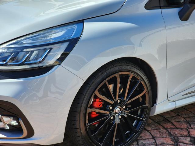 ルーテシア ルノースポール トロフィー 後期モデル ワンオーナー 記録簿 RSドライブモード Bluetooth 禁煙車 パドルシフト LEDヘッドライト クルコン プッシュスタート 純正ブラックAW レッドキャリパー(42枚目)