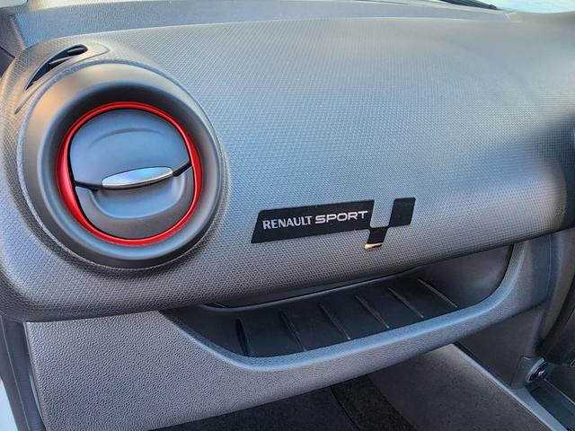 ルーテシア ルノースポール トロフィー 後期モデル ワンオーナー 記録簿 RSドライブモード Bluetooth 禁煙車 パドルシフト LEDヘッドライト クルコン プッシュスタート 純正ブラックAW レッドキャリパー(65枚目)