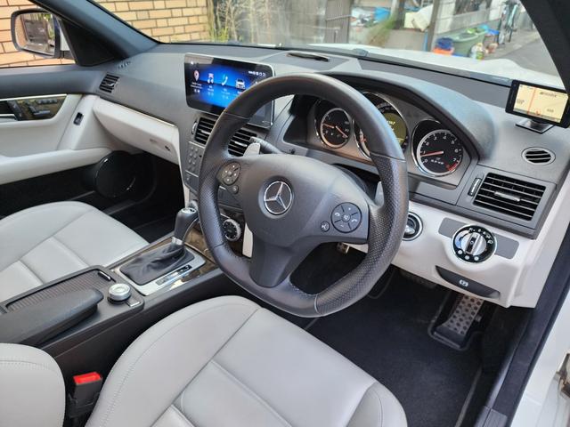 Cクラスステーションワゴン C63 AMG ステーションワゴン androidディスプレイ 純正ディスプレイ有 正規ディーラー車 記録簿H20、21、22、25、27、28、29、30、R1、2、3、4、5、6 サンルーフ パワーテール 本革 シートヒーター(3枚目)