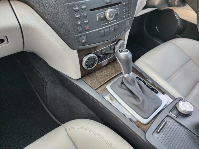 Cクラスステーションワゴン C63 AMG ステーションワゴン androidディスプレイ 純正ディスプレイ有 正規ディーラー車 記録簿H20、21、22、25、27、28、29、30、R1、2、3、4、5、6 サンルーフ パワーテール 本革 シートヒーター(52枚目)