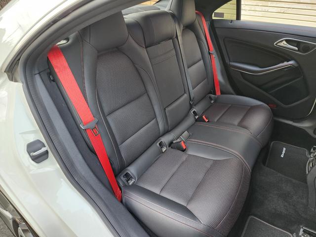 ＣＬＡクラス ＣＬＡ４５　ＡＭＧ　４マチック　ワンオーナー　ＡＭＧアドバンストパッケージ　ＡＭＧカーボンパッケージ　ディーラー管理車両　記録簿毎年分　パノラマルーフ　Ｈａｒｍａｎ／Ｋａｒｄｏｎサウンド　Ｂｌｕｅｔｏｏｔｈ　アダプティブクルコン（18枚目）
