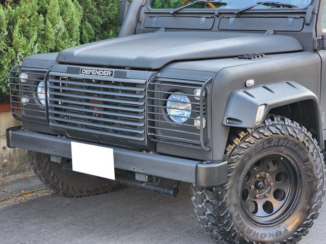 ディフェンダー １１０Ｓ　ラプターライナー全塗装　ＮＯＸ・ＰＭ不適合　ルーフキャリア　ワイドフェンダー　黒フルレザーシート　ａｎｄｒｏｉｄディスプレイ　Ｂカメラ　ウッドステア　シュノーケル　５ＭＴ　サイドステップ　集中ロック（4枚目）