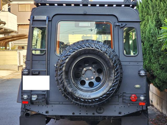 ディフェンダー １１０Ｓ　ラプターライナー全塗装　ＮＯＸ・ＰＭ不適合　ルーフキャリア　ワイドフェンダー　黒フルレザーシート　ａｎｄｒｏｉｄディスプレイ　Ｂカメラ　ウッドステア　シュノーケル　５ＭＴ　サイドステップ　集中ロック（11枚目）