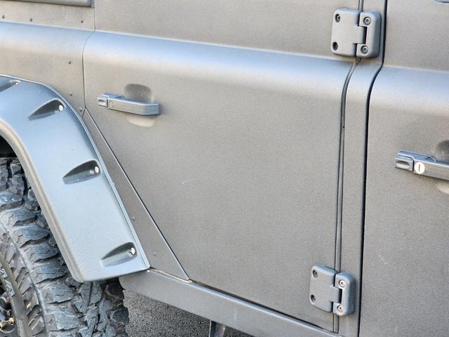 ディフェンダー １１０Ｓ　ラプターライナー全塗装　ＮＯＸ・ＰＭ不適合　ルーフキャリア　ワイドフェンダー　黒フルレザーシート　ａｎｄｒｏｉｄディスプレイ　Ｂカメラ　ウッドステア　シュノーケル　５ＭＴ　サイドステップ　集中ロック（27枚目）