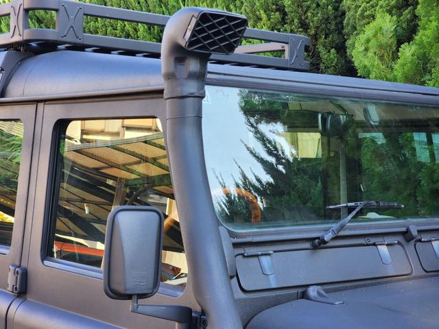 ディフェンダー １１０Ｓ　ラプターライナー全塗装　ＮＯＸ・ＰＭ不適合　ルーフキャリア　ワイドフェンダー　黒フルレザーシート　ａｎｄｒｏｉｄディスプレイ　Ｂカメラ　ウッドステア　シュノーケル　５ＭＴ　サイドステップ　集中ロック（31枚目）