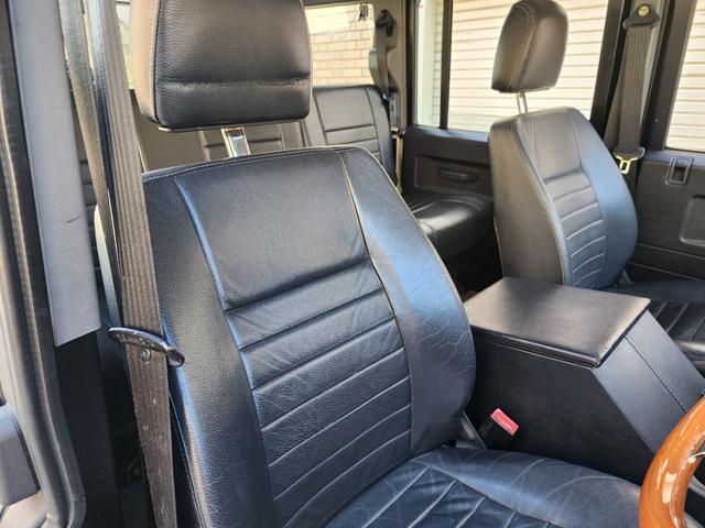 ディフェンダー １１０Ｓ　ラプターライナー全塗装　ＮＯＸ・ＰＭ不適合　ルーフキャリア　ワイドフェンダー　黒フルレザーシート　ａｎｄｒｏｉｄディスプレイ　Ｂカメラ　ウッドステア　シュノーケル　５ＭＴ　サイドステップ　集中ロック（45枚目）