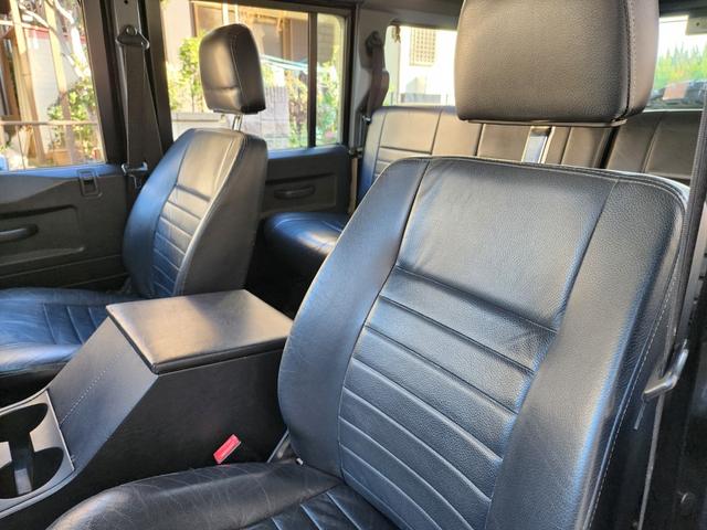 ディフェンダー １１０Ｓ　ラプターライナー全塗装　ＮＯＸ・ＰＭ不適合　ルーフキャリア　ワイドフェンダー　黒フルレザーシート　ａｎｄｒｏｉｄディスプレイ　Ｂカメラ　ウッドステア　シュノーケル　５ＭＴ　サイドステップ　集中ロック（46枚目）