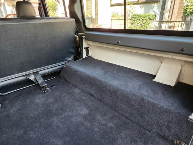 ディフェンダー １１０Ｓ　ラプターライナー全塗装　ＮＯＸ・ＰＭ不適合　ルーフキャリア　ワイドフェンダー　黒フルレザーシート　ａｎｄｒｏｉｄディスプレイ　Ｂカメラ　ウッドステア　シュノーケル　５ＭＴ　サイドステップ　集中ロック（51枚目）