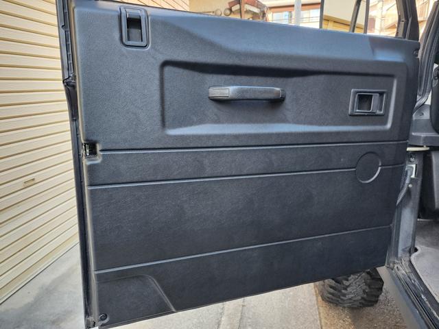 ディフェンダー １１０Ｓ　ラプターライナー全塗装　ＮＯＸ・ＰＭ不適合　ルーフキャリア　ワイドフェンダー　黒フルレザーシート　ａｎｄｒｏｉｄディスプレイ　Ｂカメラ　ウッドステア　シュノーケル　５ＭＴ　サイドステップ　集中ロック（53枚目）