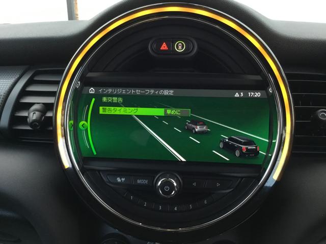 クーパーＤ　弊社１オーナー禁煙車ホワイトシルバー黒ルーフ　黒ボンネットストライプＢｌｕｅｔｏｏｔｈ対応純正タッチパネルナビ　被害軽減ブレーキ１５インチアルミホイール黒塗装　ＬＥＤライト　純正Ｂカメラ前後センサー(64枚目)