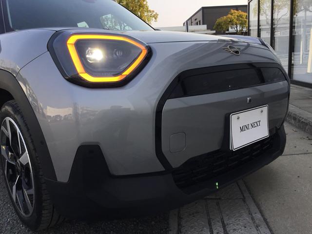 ＭＩＮＩ エースマンＥ　クラシック・トリム　弊社試乗車禁煙車　メルティングシルバー　黒ルーフ　全周囲カメラ　クラシックトリム　ステアリングヒーター　１８インチアルミホィール　衝突被害軽減ブレーキ　クルーズコントロール（30枚目）