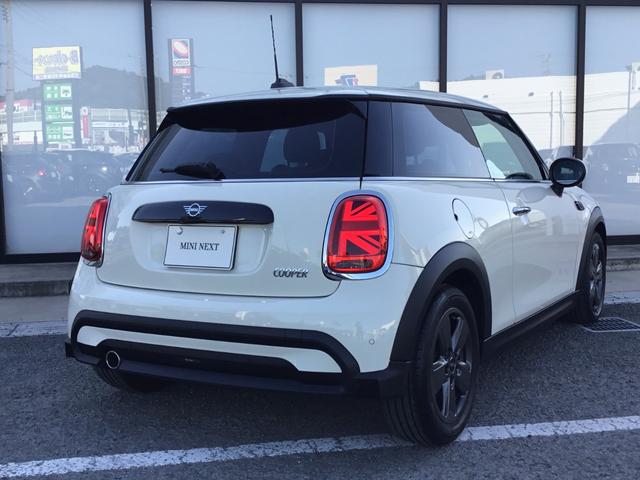 ＭＩＮＩ クーパー　クラシック・トリム　弊社１オーナー　認定中古車　電動サイドブレーキ　ＡＣＣ　ペッパーホワイト　バックカメラ　ＬＥＤヘッドライト　１６インチアルミホイル　同色ルーフ　アップルカープレイ（23枚目）