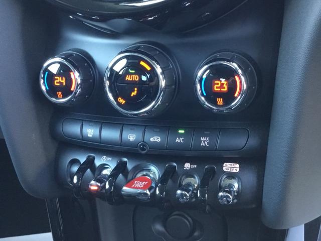 ＭＩＮＩ クーパー　クラシック・トリム　弊社１オーナー　認定中古車　電動サイドブレーキ　ＡＣＣ　ペッパーホワイト　バックカメラ　ＬＥＤヘッドライト　１６インチアルミホイル　同色ルーフ　アップルカープレイ（30枚目）