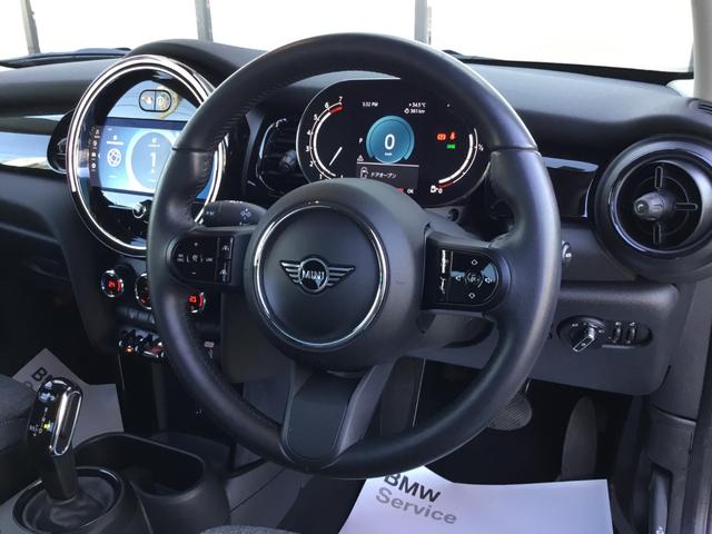 ＭＩＮＩ クーパー　クラシック・トリム　弊社１オーナー　認定中古車　電動サイドブレーキ　ＡＣＣ　ペッパーホワイト　バックカメラ　ＬＥＤヘッドライト　１６インチアルミホイル　同色ルーフ　アップルカープレイ（31枚目）