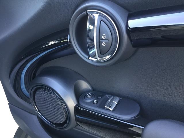 ＭＩＮＩ クーパー　クラシック・トリム　弊社１オーナー　認定中古車　電動サイドブレーキ　ＡＣＣ　ペッパーホワイト　バックカメラ　ＬＥＤヘッドライト　１６インチアルミホイル　同色ルーフ　アップルカープレイ（40枚目）